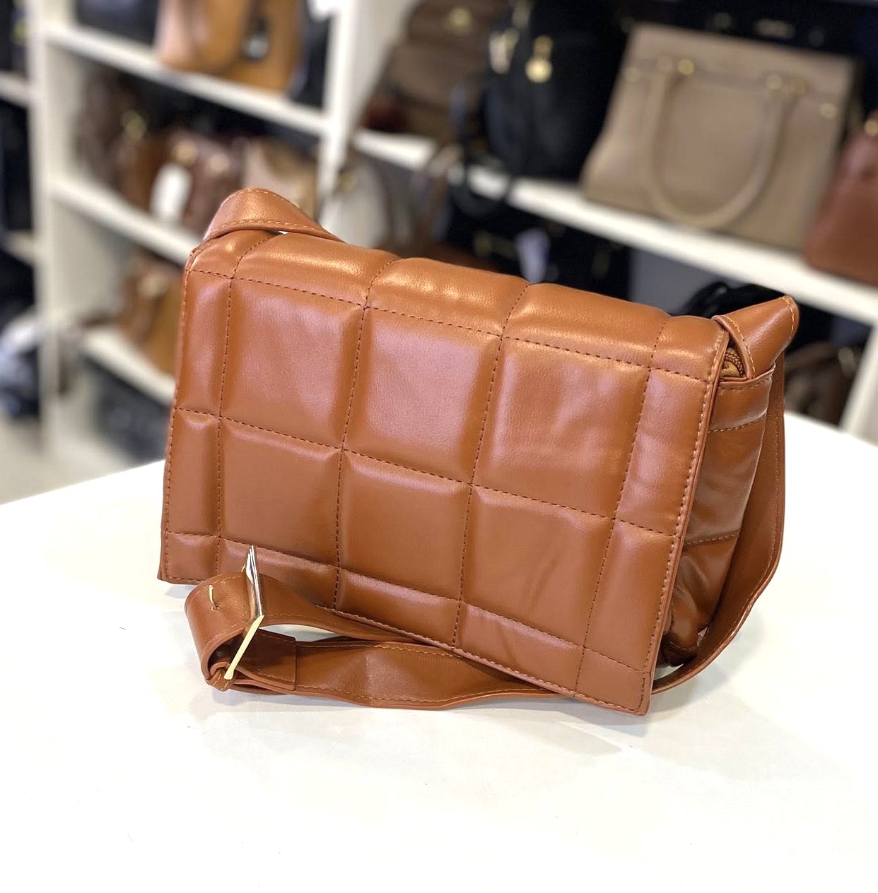 Bolsa transversal em couro ecológico 