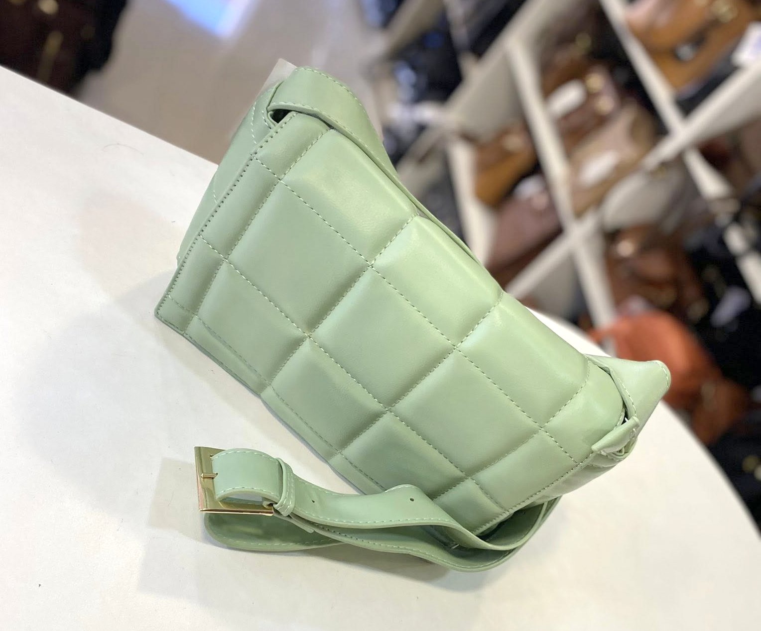 Bolsa transversal em couro ecológico 